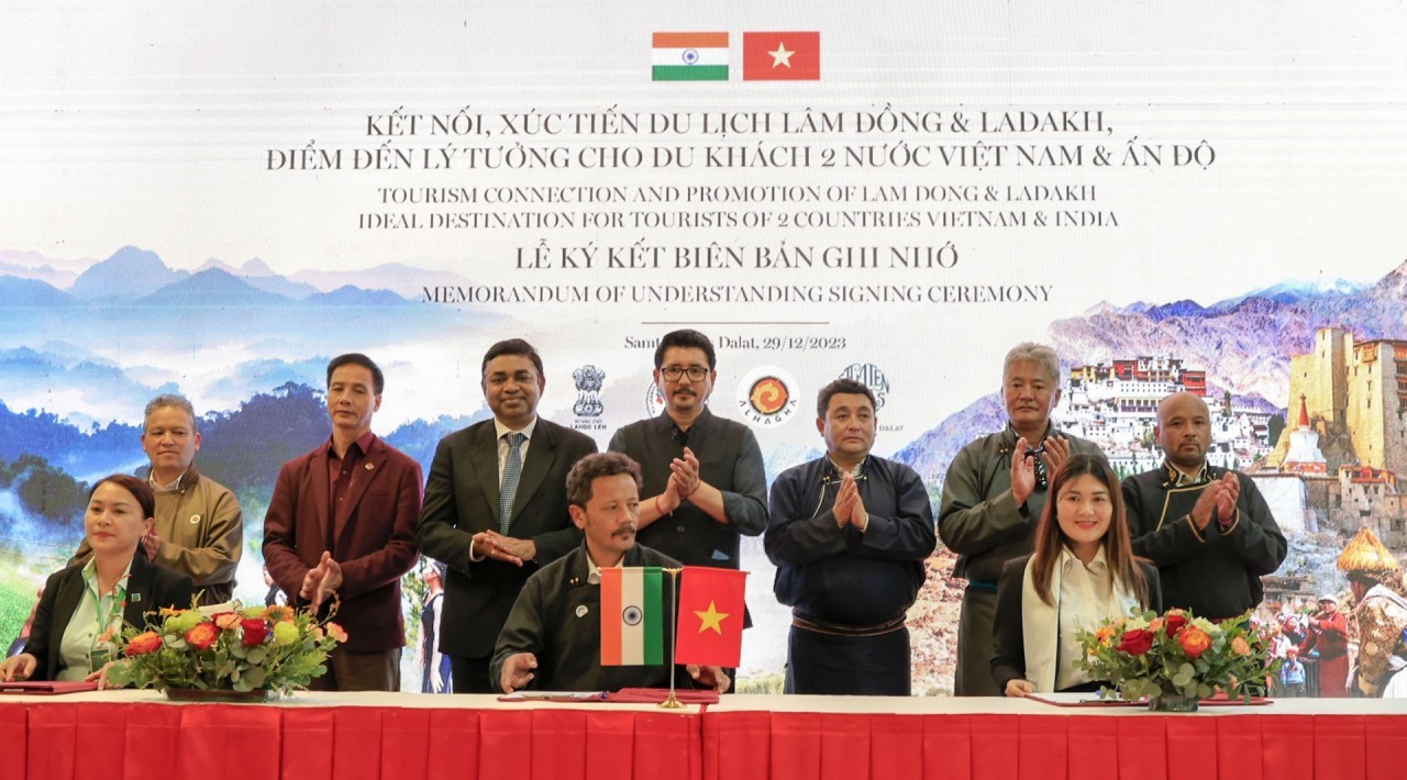 Vietnam Enhances Tourism Cooperation with The UK, India