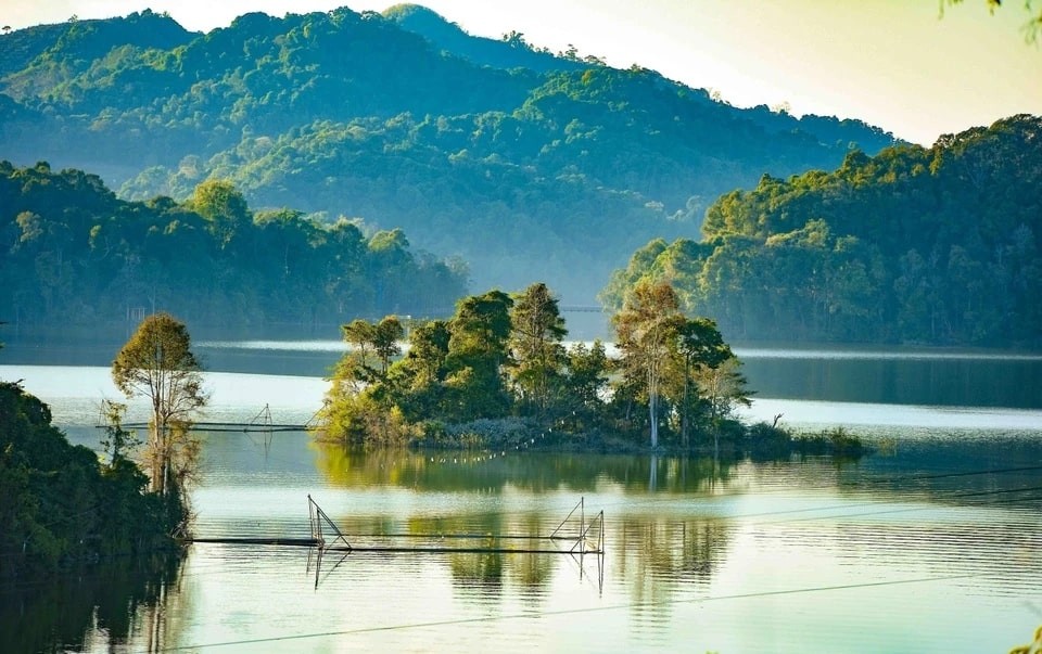 Explore Pa Khoang – The Largest Lake In Dien Bien Province