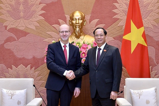 Vietnam, Czech Republic Strengthen Traditional Friendship