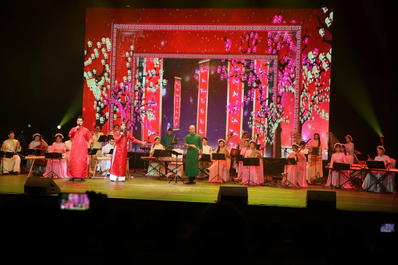 Hanoi Union of Friendship Organizations' Concert to Welcome New Year 2024