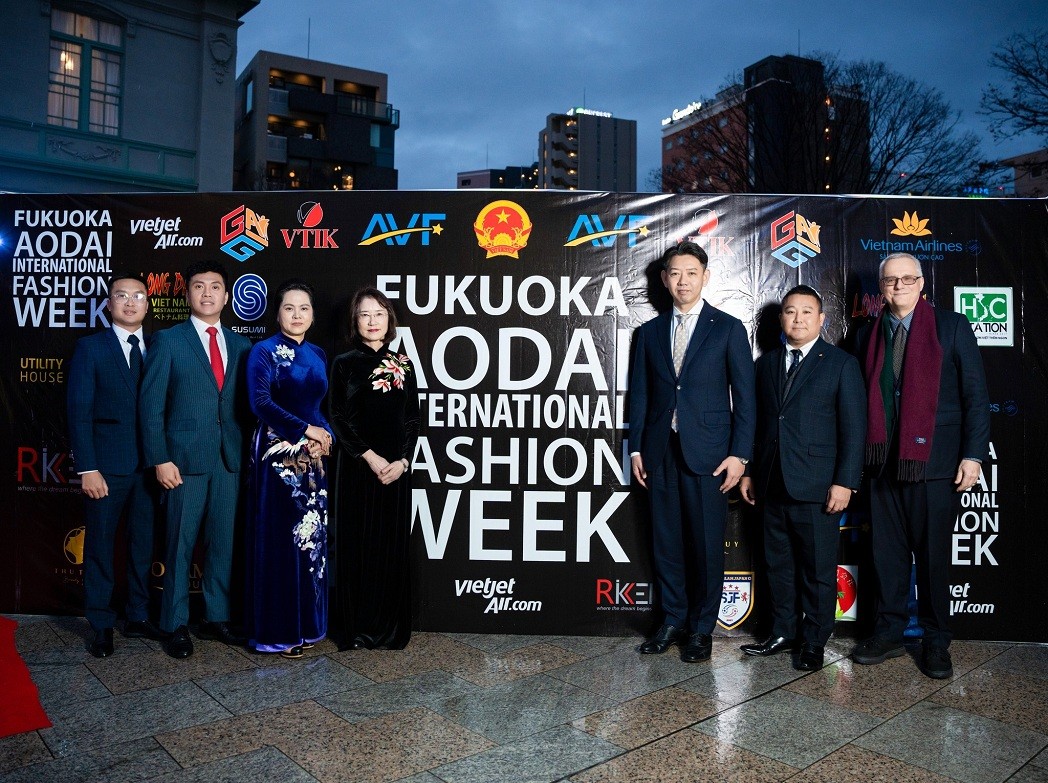 Vietnamese Ao Dai Fashion Week Held in Japan's Fukuoka