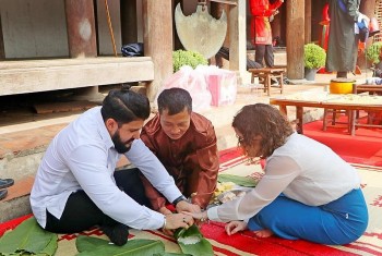 Foreign Diplomats Experience Vietnamese Tet at Duong Lam Ancident Village