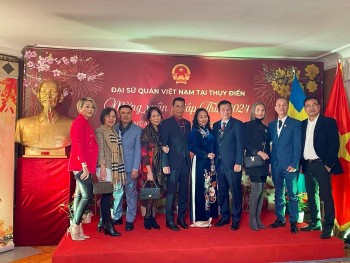 Vietnamese Communities in Sweden, Latvia Celebrate Lunar New Year Event