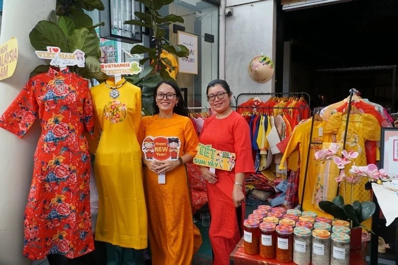 Overseas Vietnamese Celebrate Lunar New Year Festival In Kuala Lumpur