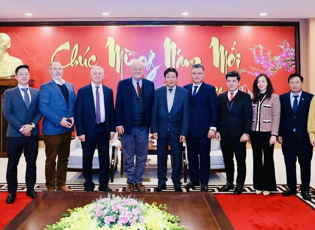 Hanoi Enhances Cooperation with Ile-de-France Region in Clean Water Supplies