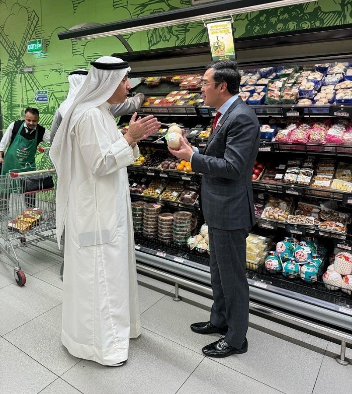 Bringing Vietnamese Goods into Kuwait's Market