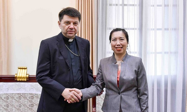 Vietnam Pledges Full Support to First Resident Papal Representative