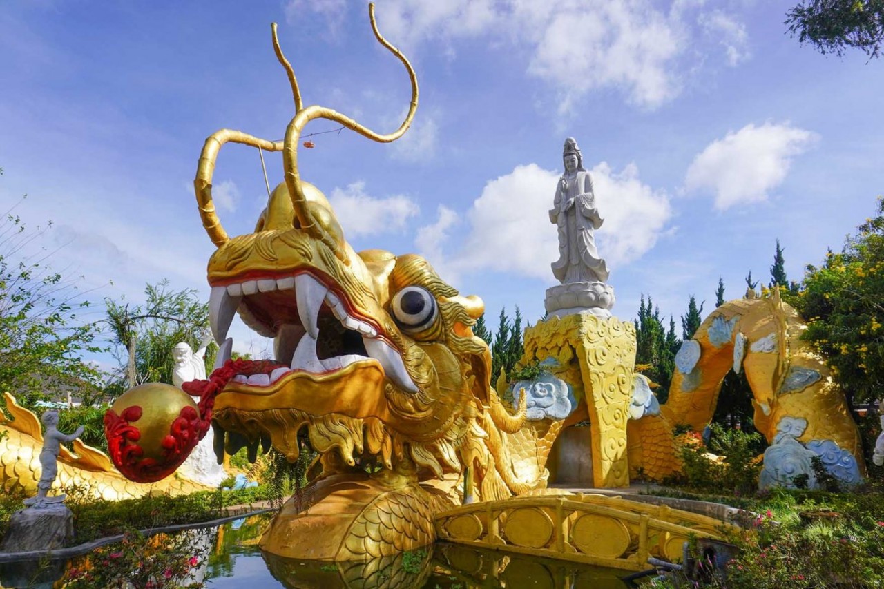 Best Photo Ops to Celebrate the Year of the Dragon in Vietnam