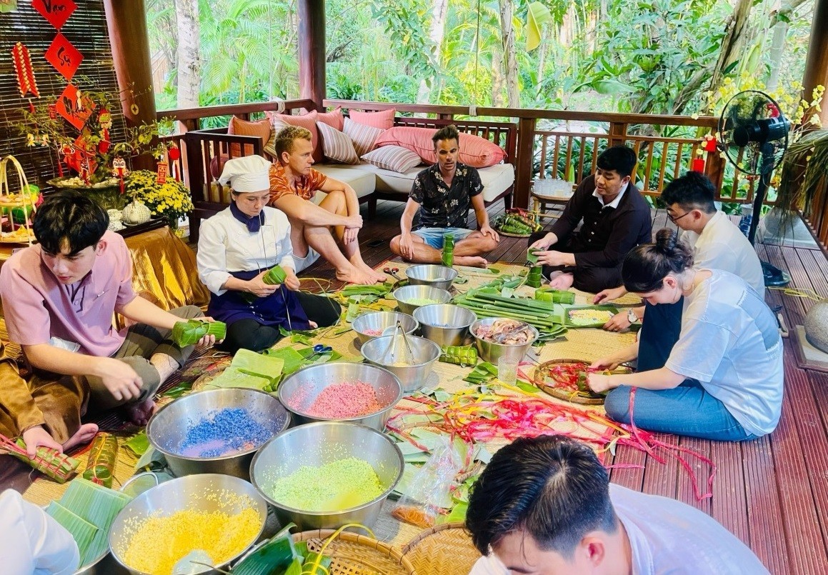 Foreigners Excitedly Celebrate Vietnamese Tet
