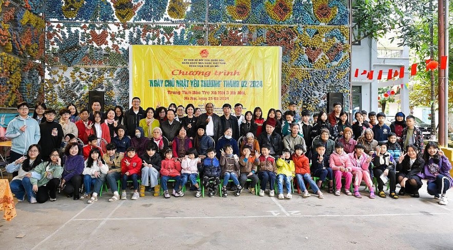Vietnam - Singapore Friendship Association Accompanies 