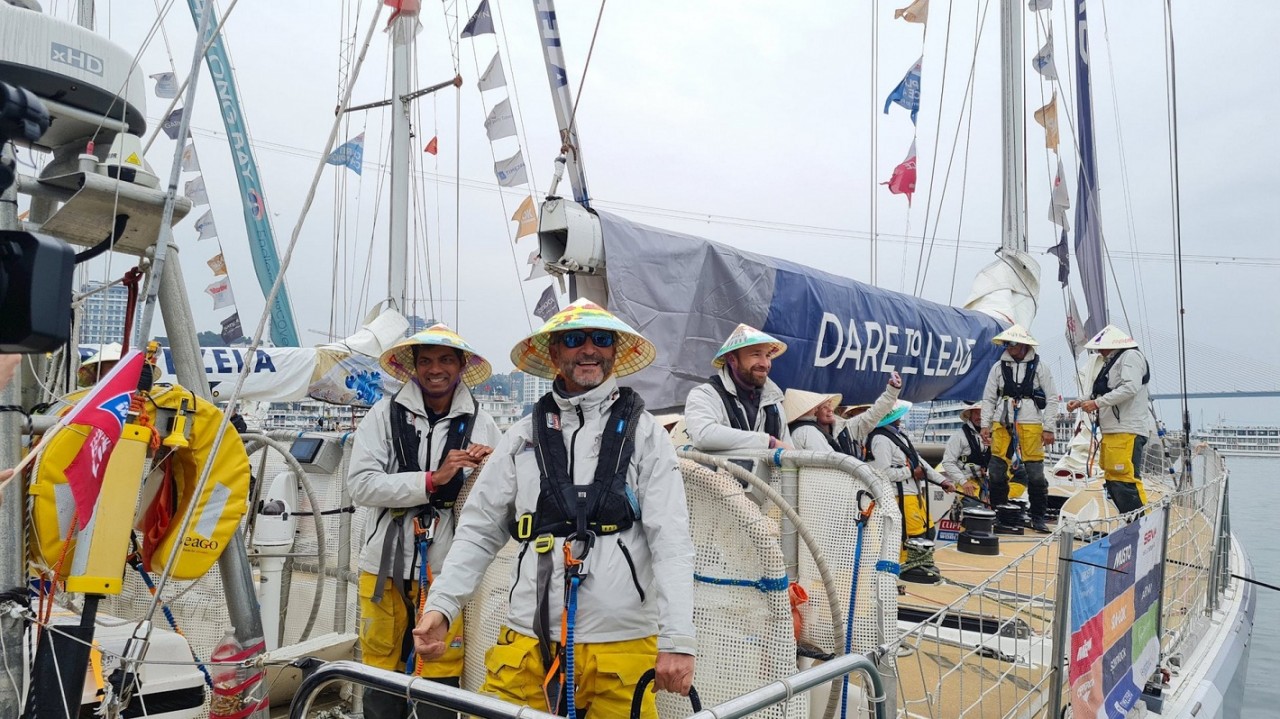 clipper round world yacht races sailing teams start 8th leg