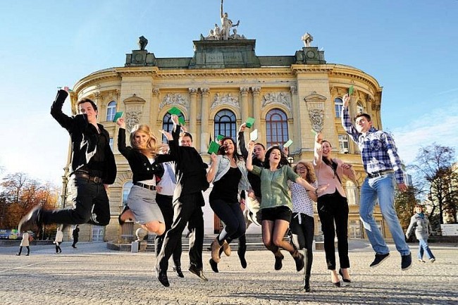 Poland Offers 20 Scholarships For Vietnamese Students In 2024