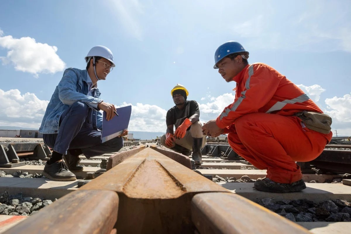 Why have thousands of Chinese workers left Africa over the past decade?