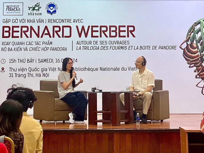 Famous Writer Bernard Werber Interacts With Vietnamese Fans