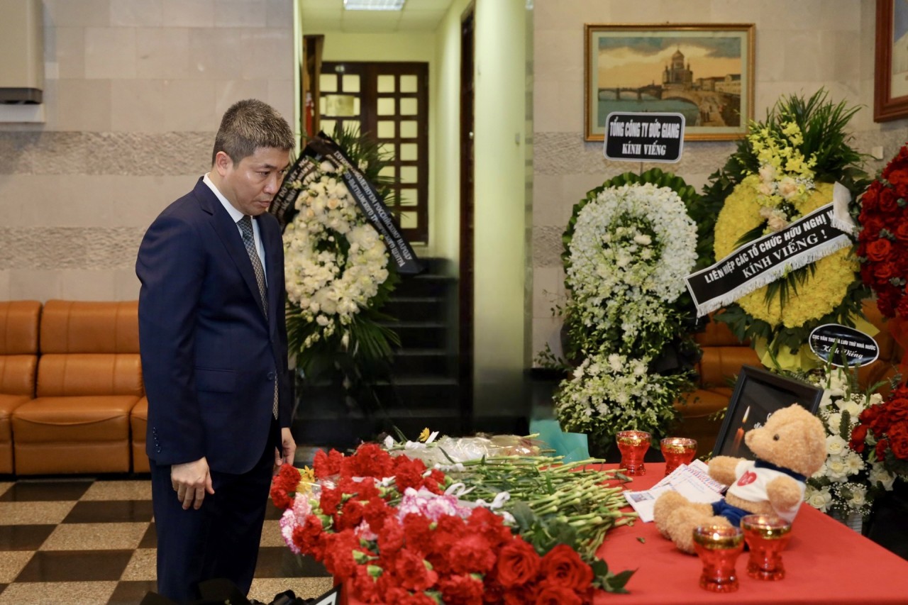 Vietnam Commemorates Victims of Terrorist Attack in Moscow