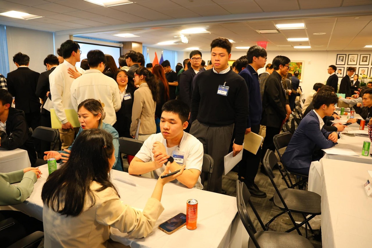 Vietnamese Students in US Get Help to Navigate Career Journeys