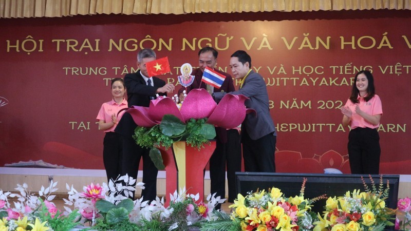 thai schools successfully host vietnamese language and culture camp