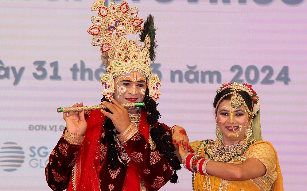 Indian Folk Dance Spread Love Message in Vietnam