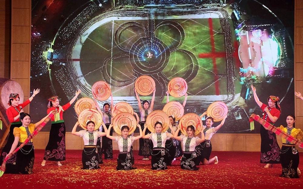 Indian Folk Dance Spread Love Message in Vietnam