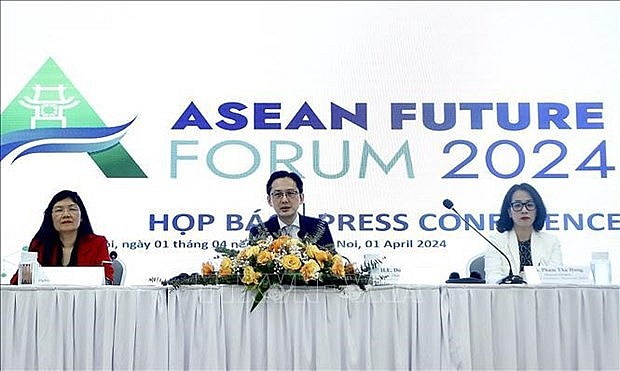 Deputy Minister of Foreign Affairs Do Hung Viet chairs the international press conference on ASEAN Future Forum 2024 (AFF 2024) (Photo: VNA)