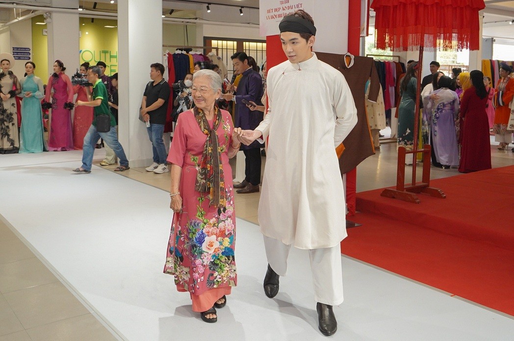 [Photos] 10th Ho Chi Minh City Ao Dai A Huge Success