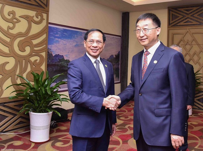 Foreign Minister Bui Thanh Son Visits China's Guangxi Province
