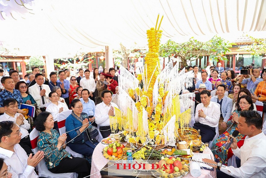 Bunpimay Festival of Lao Groups in Hanoi