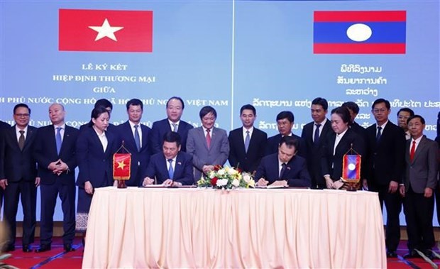 Vietnam And Laos Sign New Trade Agreement