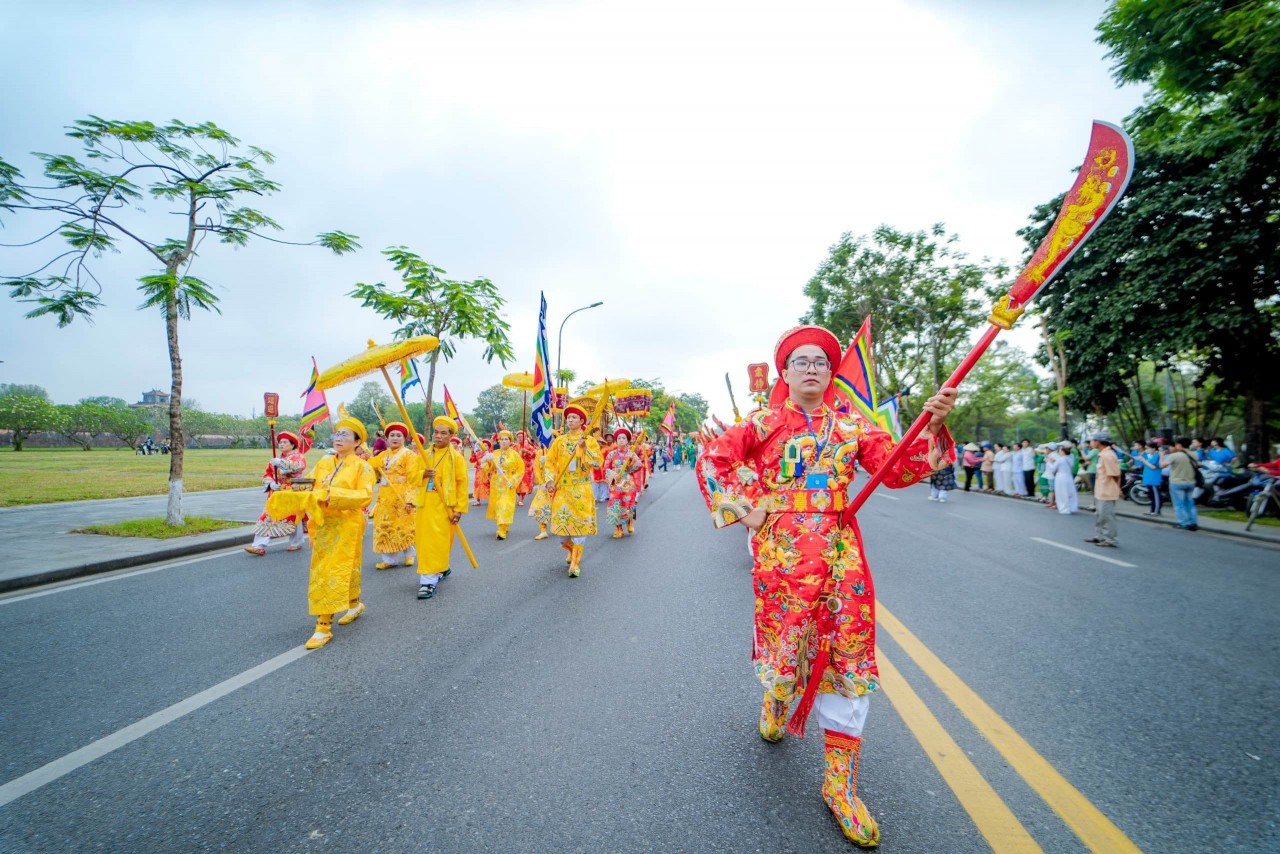 [Photos] See the Coloful Brilliance of Hue's Spiritual Festival