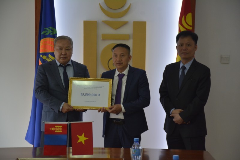 overseas vietnamese support mongolia to overcome natural disaster