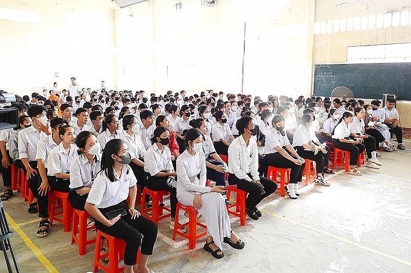 Naval Region 5: Bringing Sea and Island Information to over 6,000 people in Kien Giang