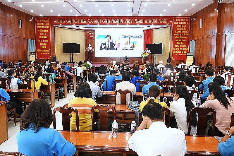 Naval Region 5: Bringing Sea and Island Information to over 6,000 people in Kien Giang