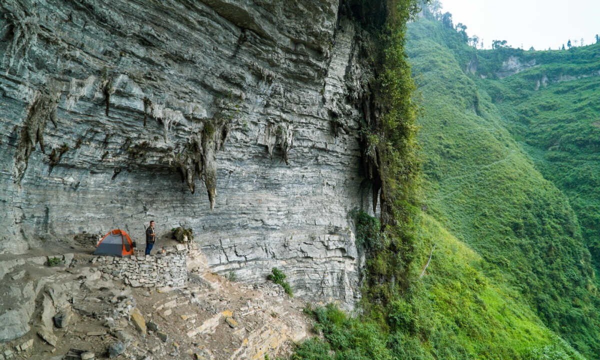 Experience The Unique Camping On The White Cliffs In Ha Giang