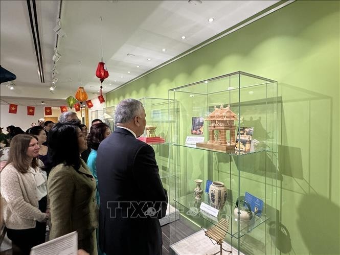Exhibition “Vietnamese Cultural Space” Held In The U.S.