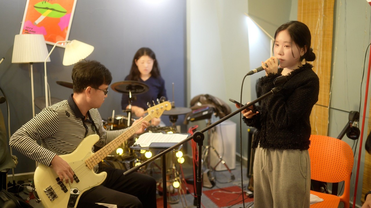 Art1st - Korean Band with Colorful Discography about Hanoi Lifestyle