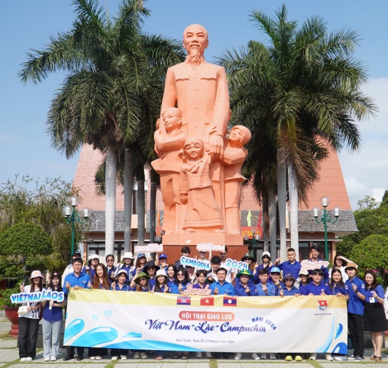 Lao, Cambodian Students in Ho Chi Minh City Join Exchange with Vietnamese Peers