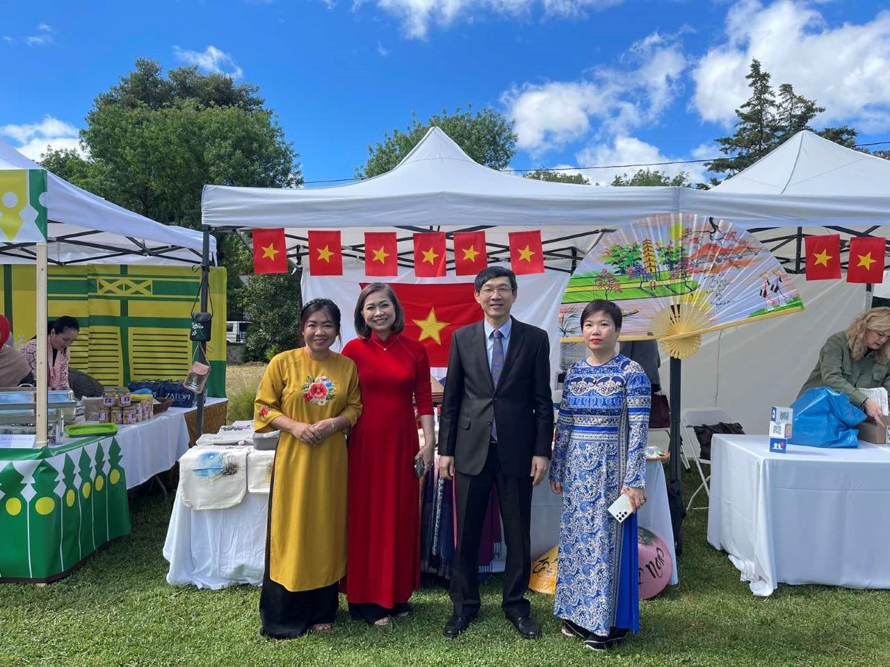 Vietnamese Embassy In Greece Attends ASEAN Bazaar 2024