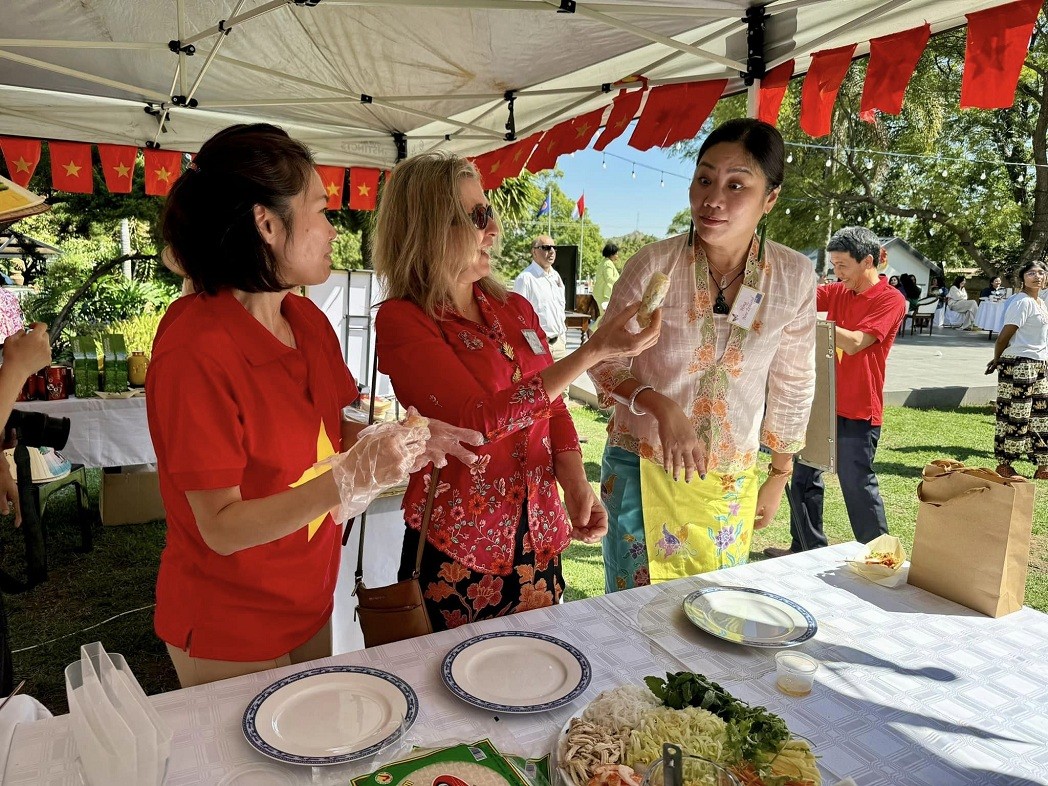 vietnams fried spring rolls introduced to global community in south africa