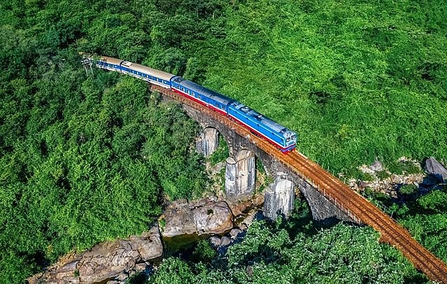 A train route named “Central Heritage Connection” linking Huế ancient capital in the central province of Thừa Thiên - Huế and nearby Đà Nẵng City has been put into operation. Photo: kenh14.vn