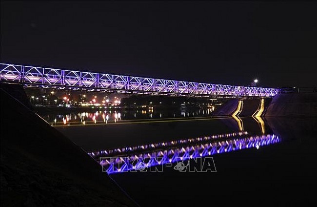 France Installs Muong Thanh Bridge Lighting System To Celebrate Dien Bien Phu Victory