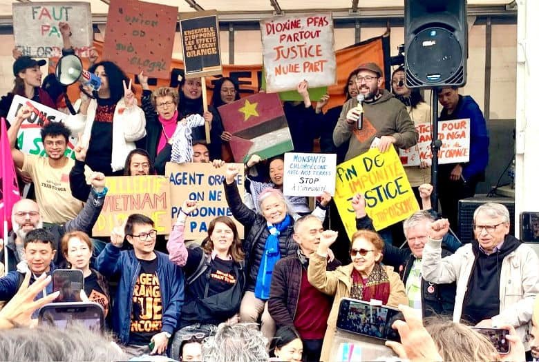 Overseas Vietnamese, French People Take to The Streets in Support of Tran To Nga’s Agent Orange Lawsuit