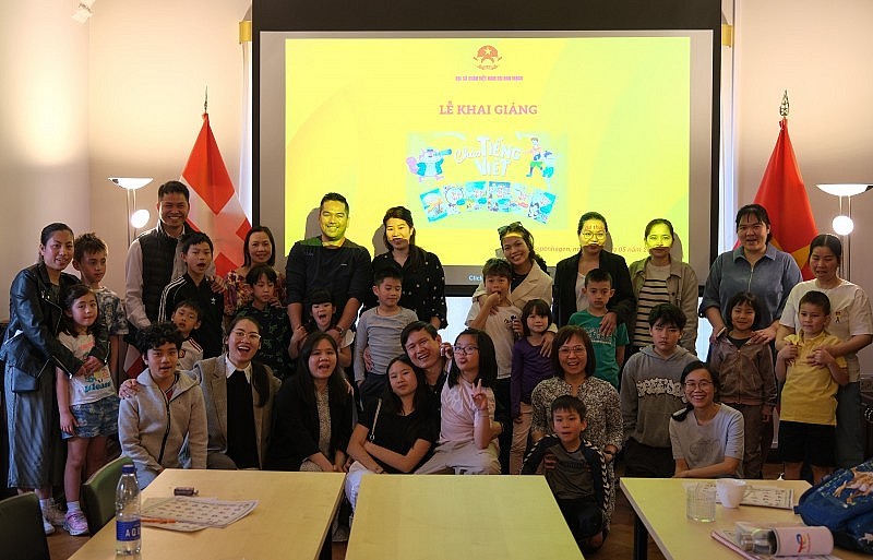 Vietnamese Class for Overseas Children in Denmark Inagurated