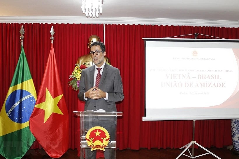 Brazilian Secretary for Asia and the Pacific at the Ministry of Foreign Affairs Eduardo Paes Saboia speaks at a recent event held at the Vietnamese Embassy in Brazil. (Photo: Vietnamese Embassy in Brazil)