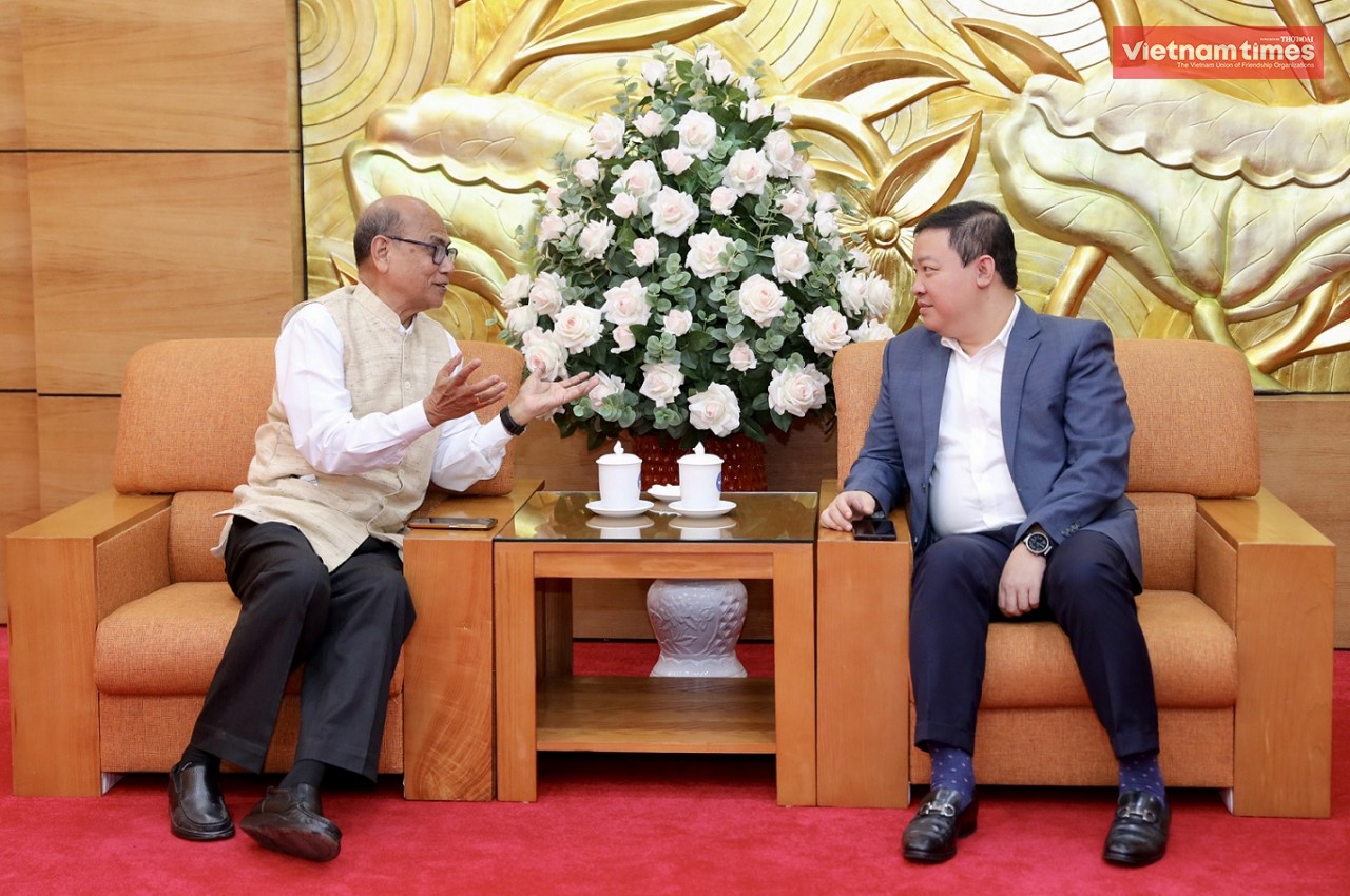 Viet Nam Union of Friendship Organizations, World Peace Council Continue to Cooperate for Peace