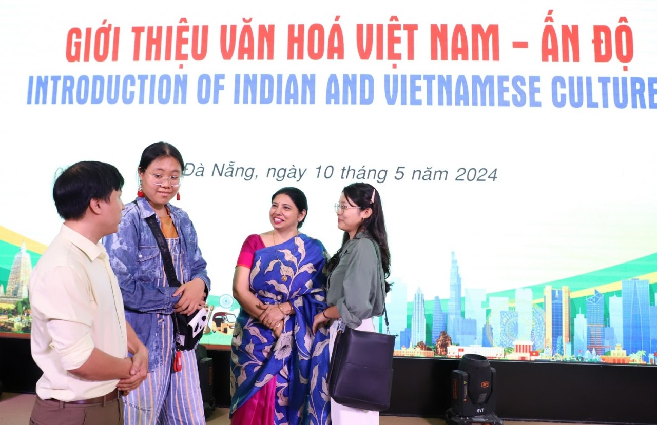 introduce vietnamese indian culture to da nang students