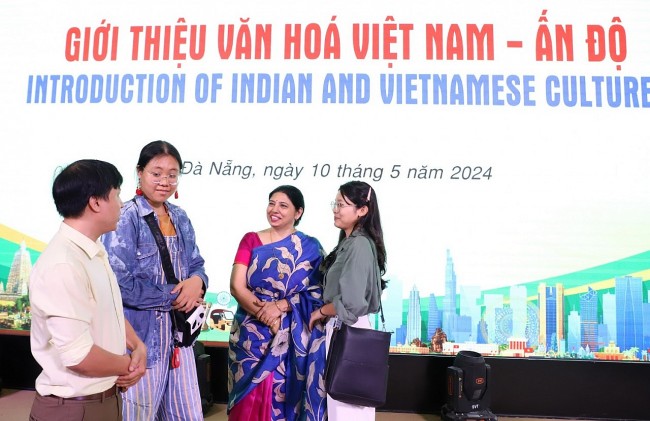 Introduce Vietnamese - Indian Culture To Da Nang Students