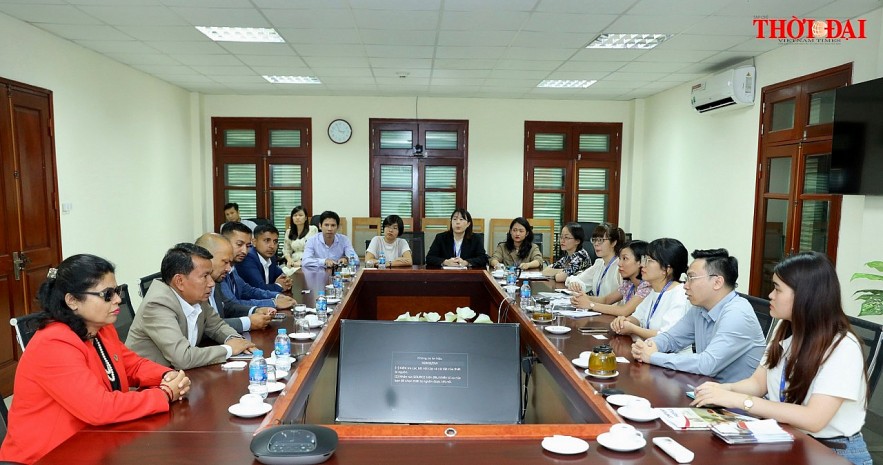 Vietnam Peace Committee, Nepal Peace and Solidarity Council Boost Cooperation