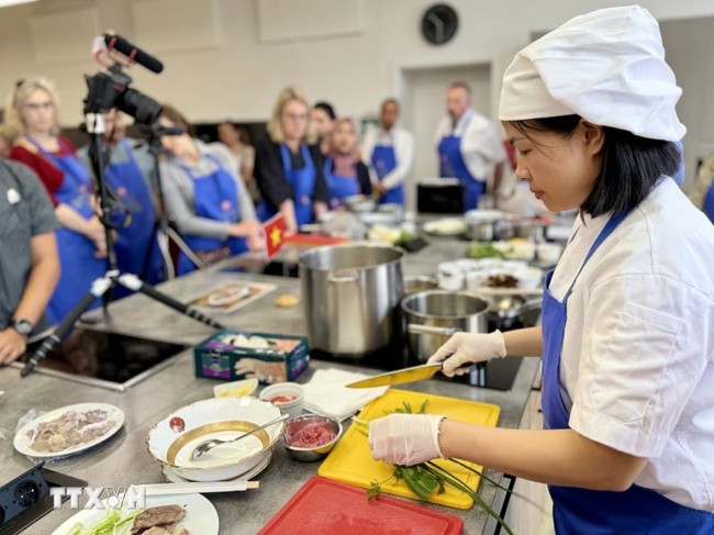 Vietnamese Pho Stands out at ASEAN Cuisine Promotion Festival