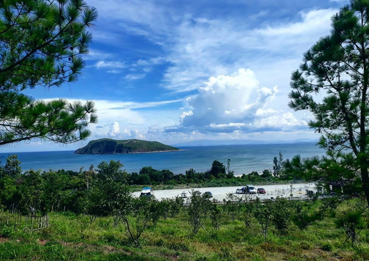 Visit Vung Chua-Yen Island – A Spiritual Destination In Quang Binh