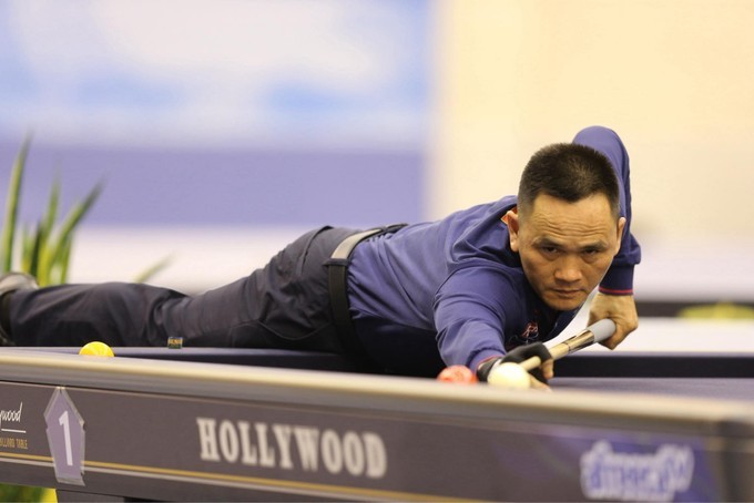 Billiards player Tran Duc Minh excellently claims the HCMC World Cup 3-Cushion 2024 champion title.